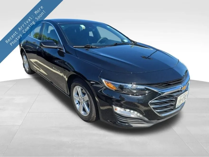 2024 Chevrolet Malibu 1LT photo 1