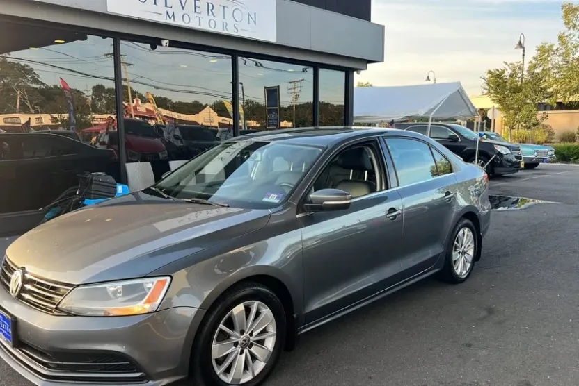 2015 Volkswagen Jetta 1.8T SEL photo 1
