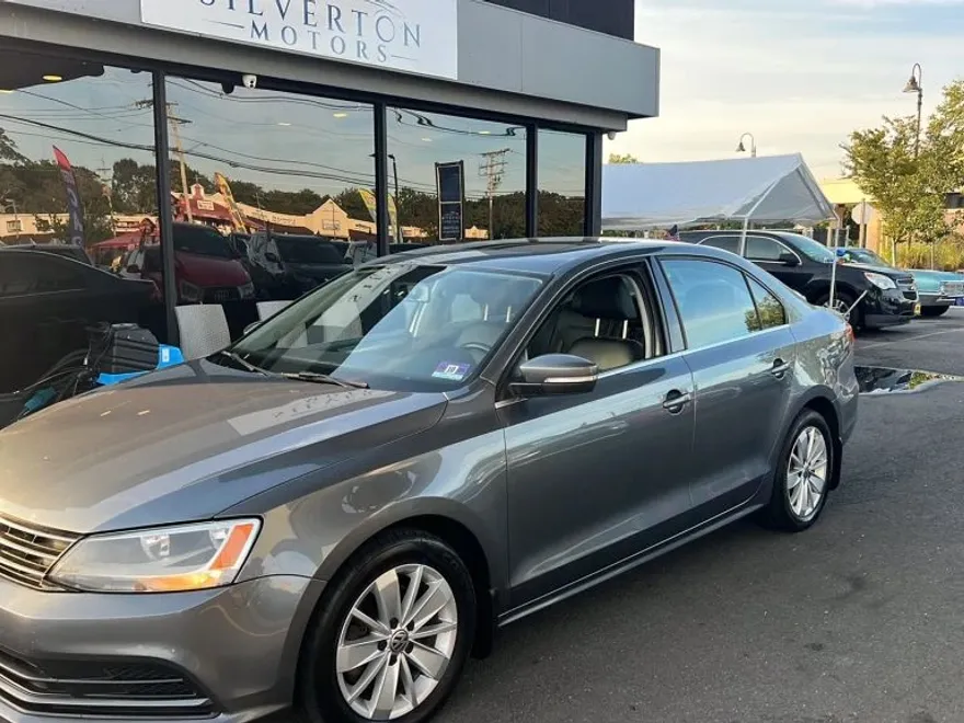 2015 Volkswagen Jetta 1.8T SEL photo 1