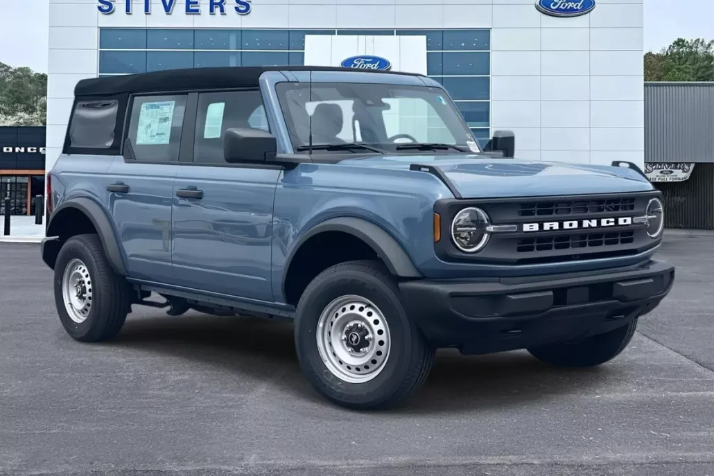 2025 Ford Bronco Base photo 1