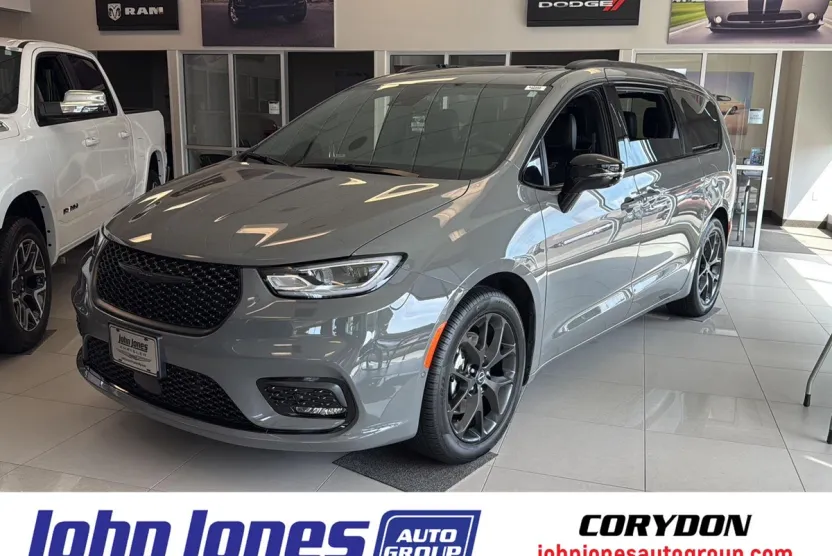 2025 Chrysler Pacifica Limited photo 1