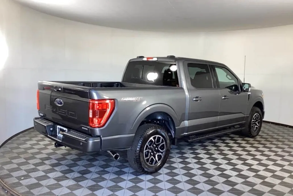 2023 Ford F-150 XLT photo 1