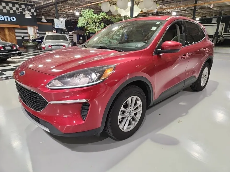 2020 Ford Escape SE photo 1