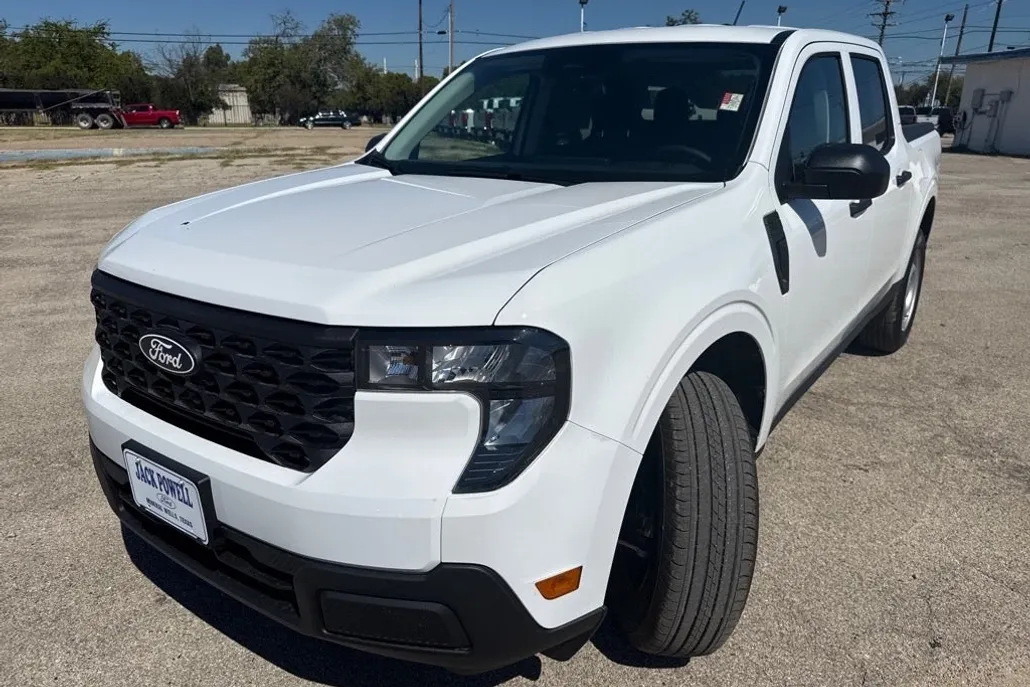 2025 Ford Maverick XL photo 1