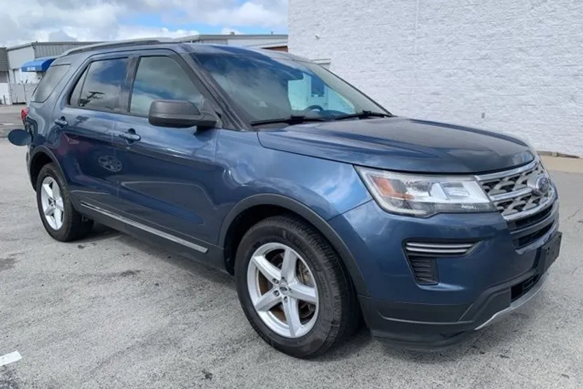 2019 Ford Explorer XLT photo 1