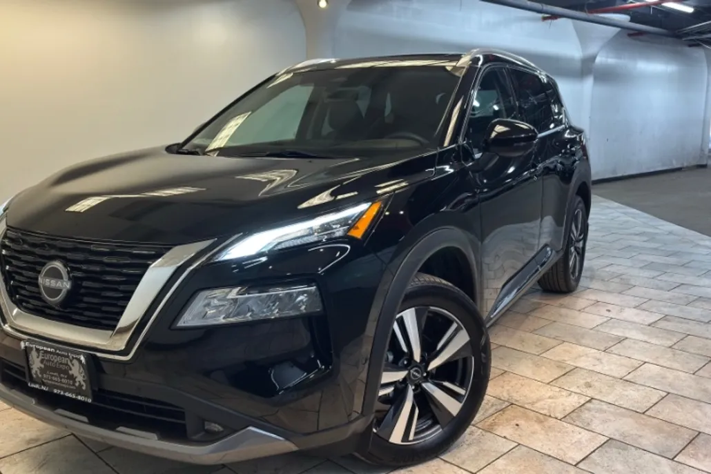 2022 Nissan Rogue SL photo 1