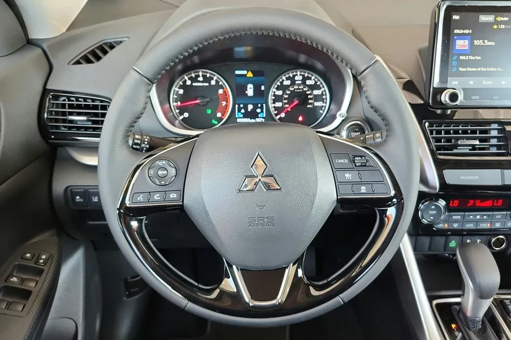 2025 Mitsubishi Eclipse Cross SE photo 8