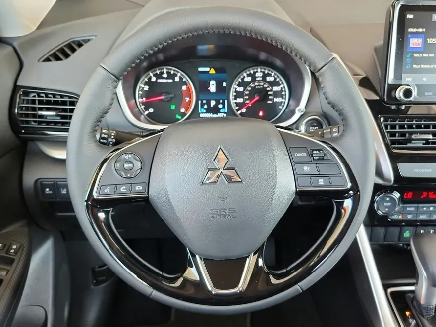 2025 Mitsubishi Eclipse Cross SE photo 8