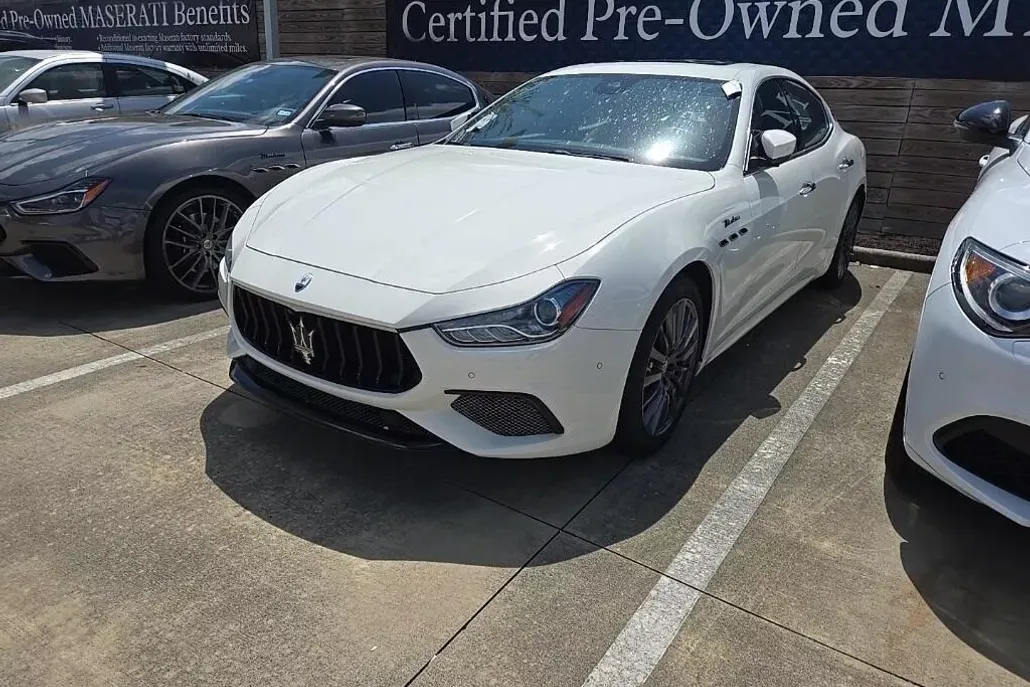 2022 Maserati Ghibli Modena Q4 photo 1