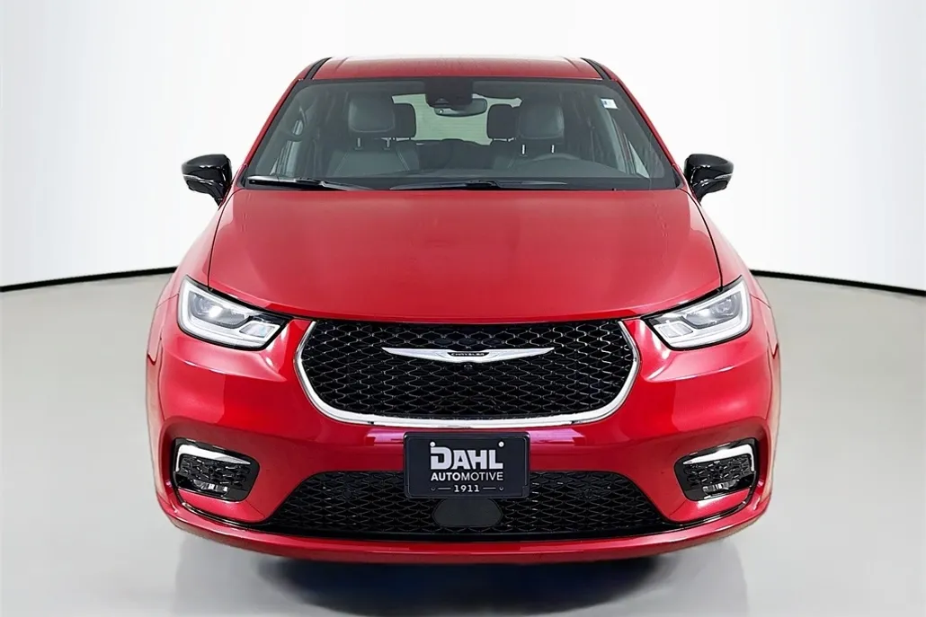 2025 Chrysler Pacifica photo 1