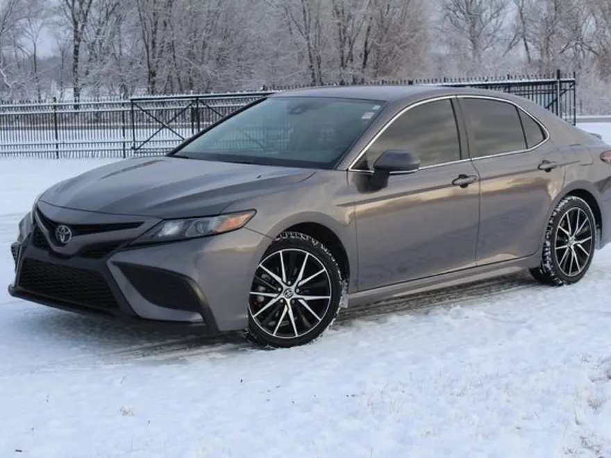 2023 Toyota Camry SE photo 1
