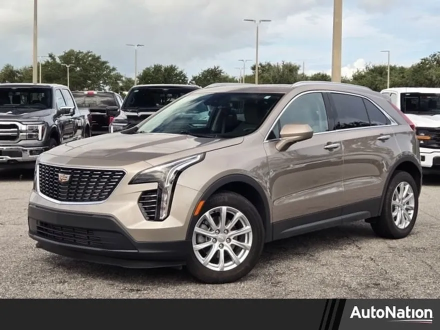 2023 Cadillac XT4 Luxury photo 1