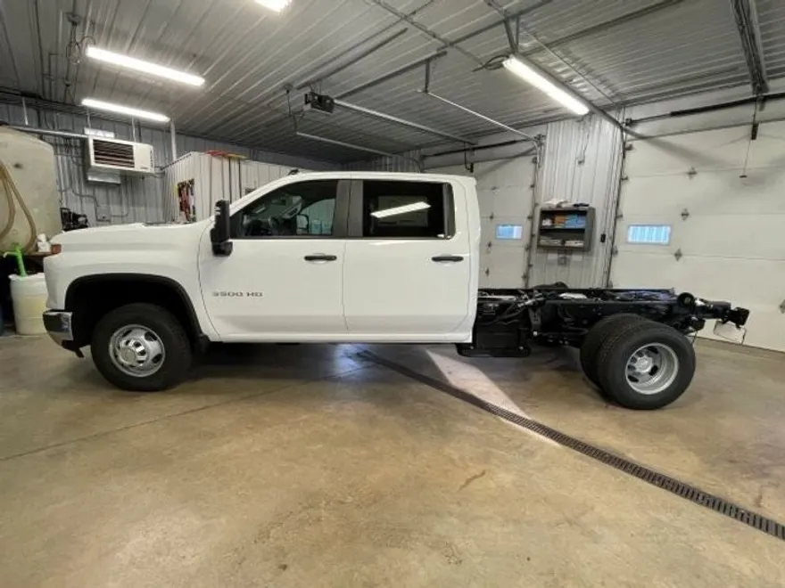 2026 Chevrolet Silverado 3500HD Work Truck photo 1