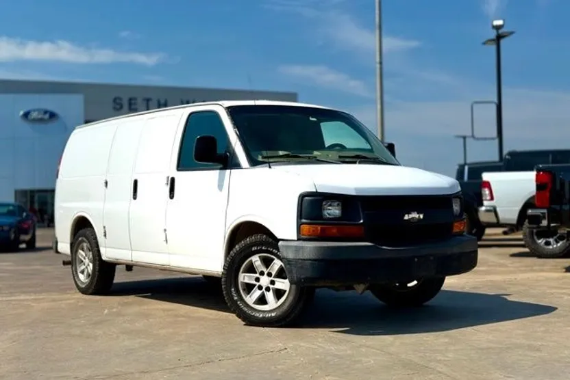 2010 Chevrolet Express 1500 Work Van Cargo photo 1