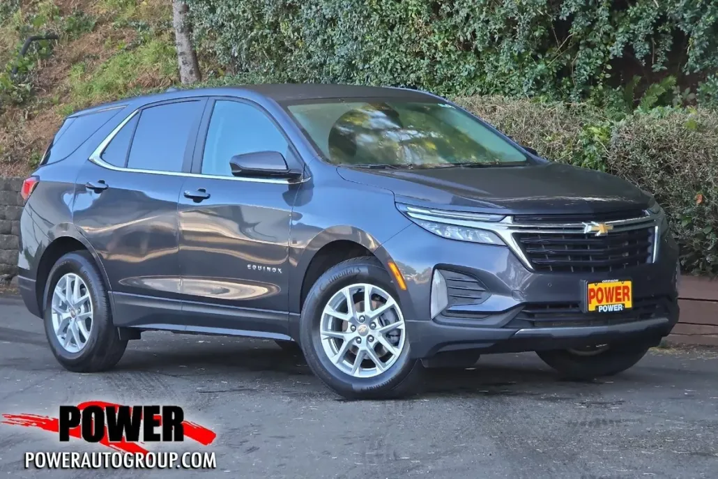 2023 Chevrolet Equinox LT photo 1