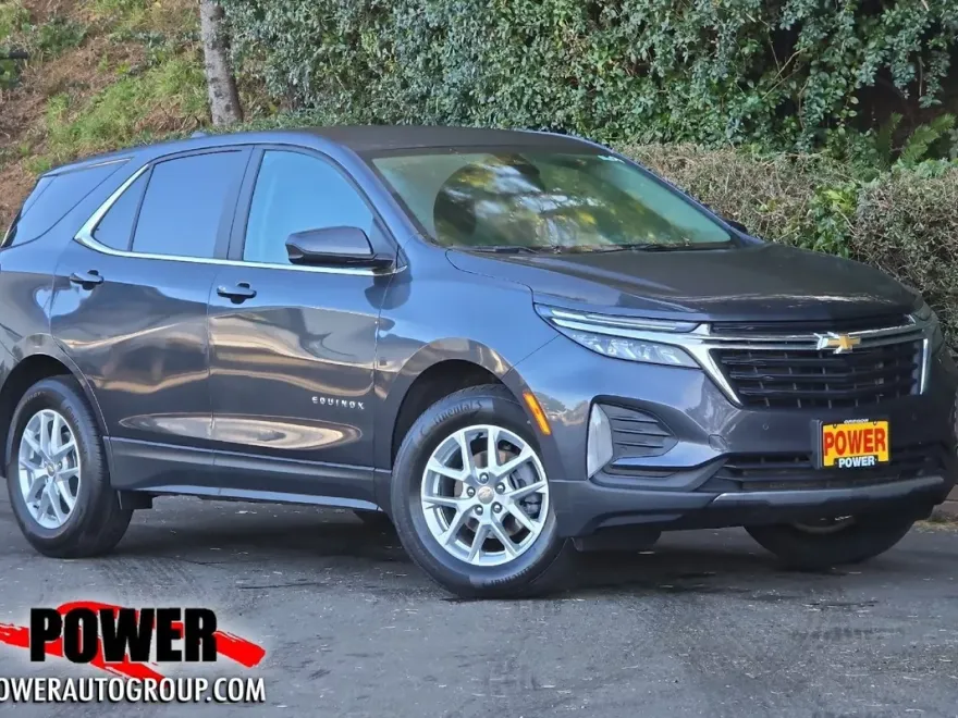 2023 Chevrolet Equinox LT photo 1