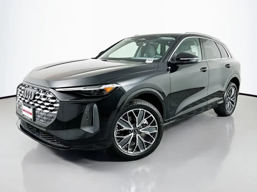 2025 Audi Q5 Premium Plus photo 1