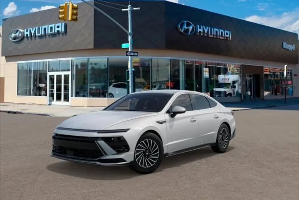 2025 Hyundai Sonata Hybrid SEL photo 1