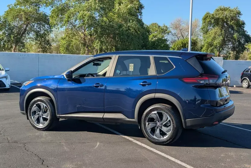 2024 Nissan Rogue SV photo 1