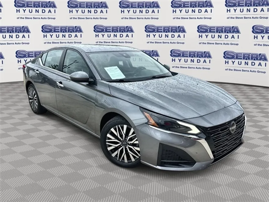 2023 Nissan Altima 2.5 SV photo 1