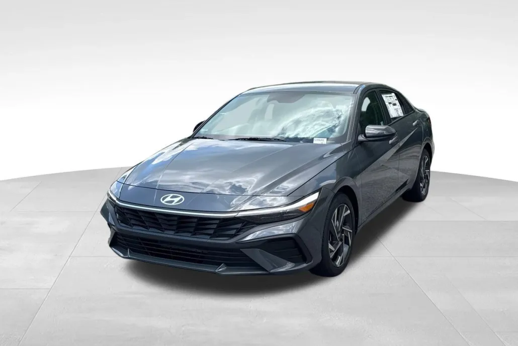 2025 Hyundai Elantra SEL Sport photo 1