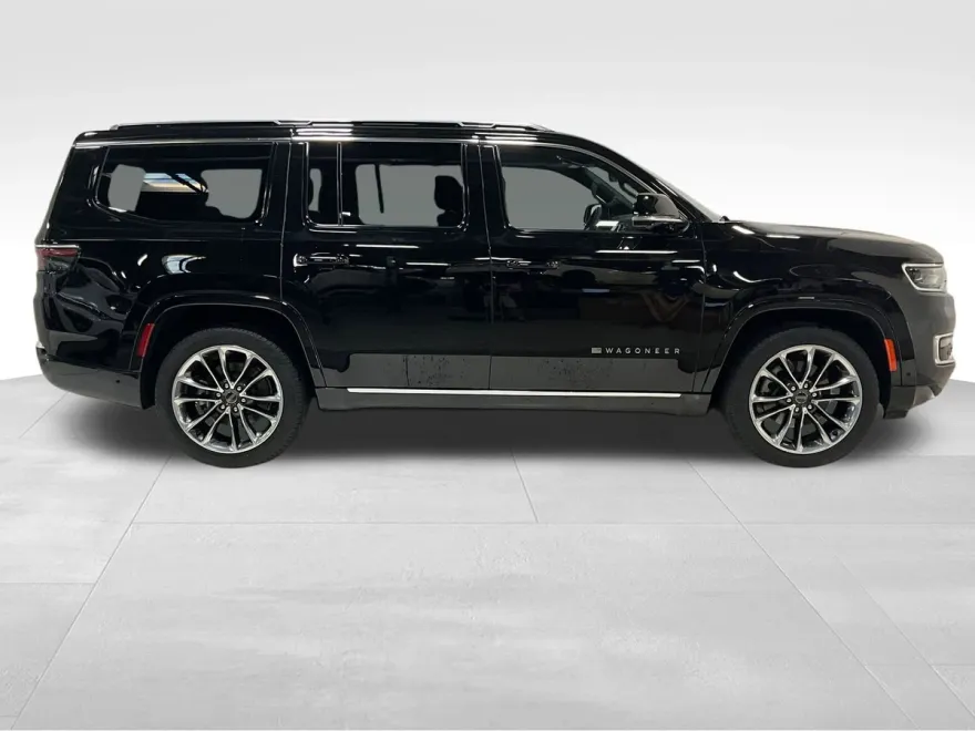 2023 Jeep Wagoneer Series III photo 1