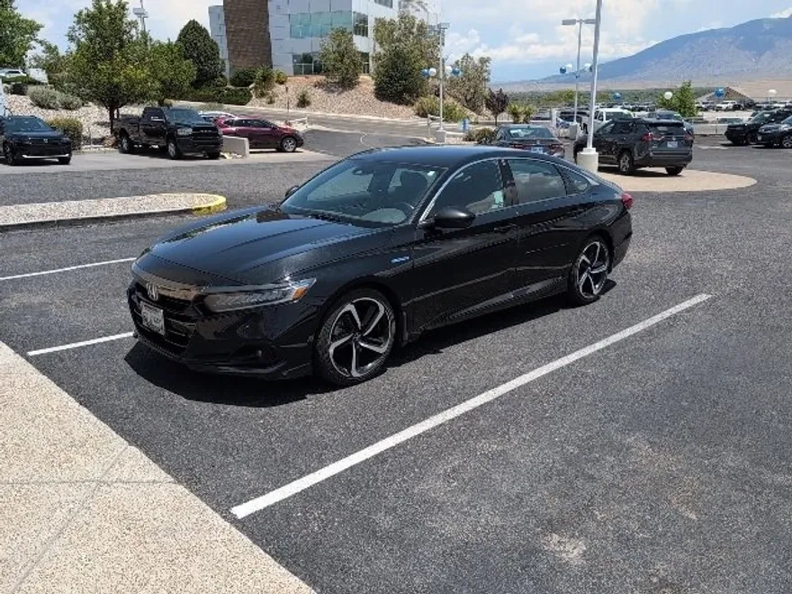 2022 Honda Accord Hybrid Sport photo 1