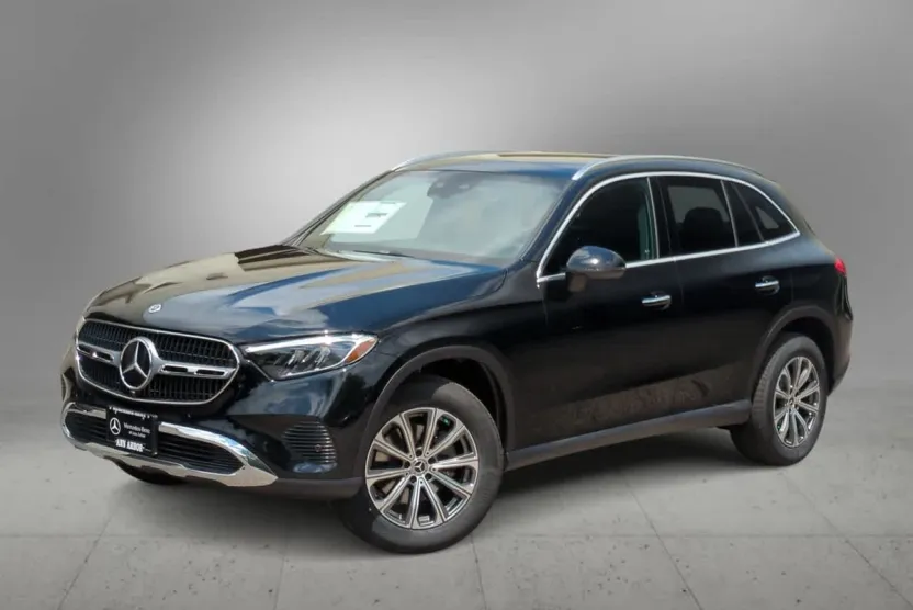 2025 Mercedes Benz GLC 300 4MATIC photo 1