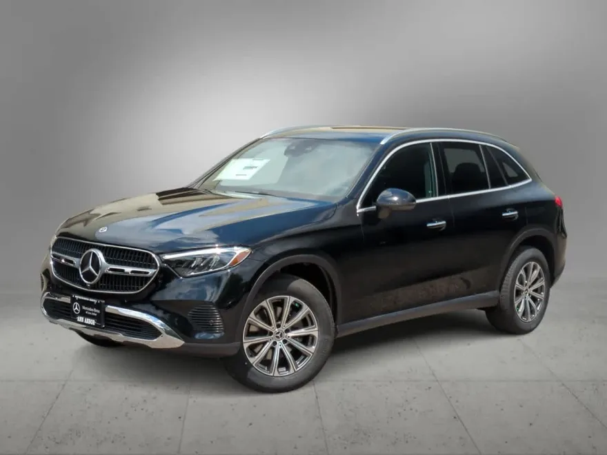 2025 Mercedes Benz GLC 300 4MATIC photo 1