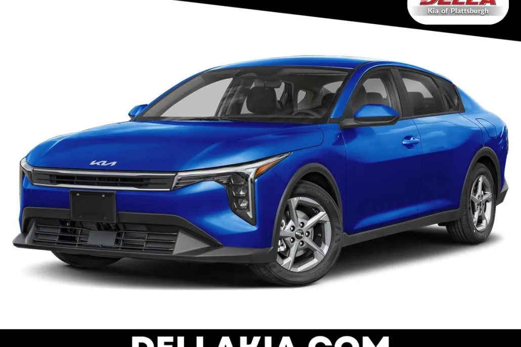 2025 Kia K4 LXS photo 1