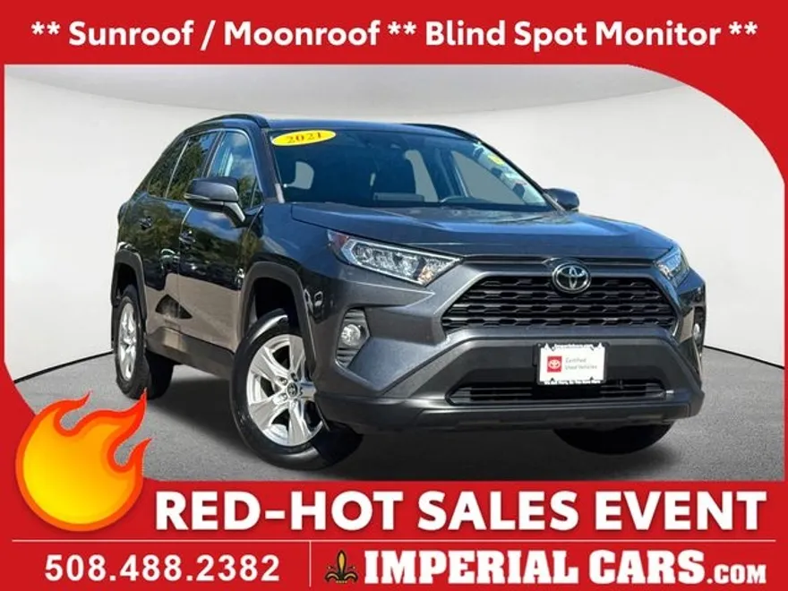 2021 Toyota RAV4 XLE photo 1