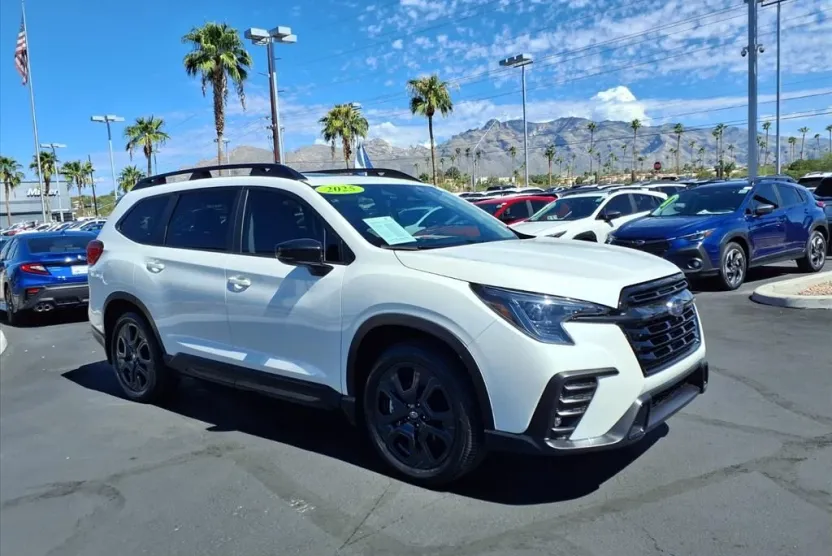 2025 Subaru Ascent Onyx Edition Touring photo 1