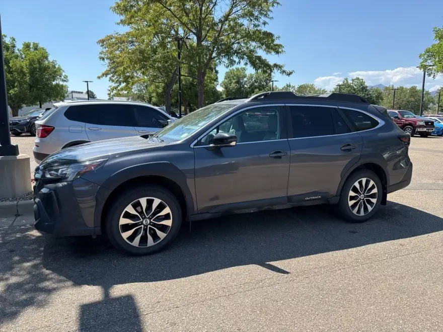 2023 Subaru Outback Limited photo 1
