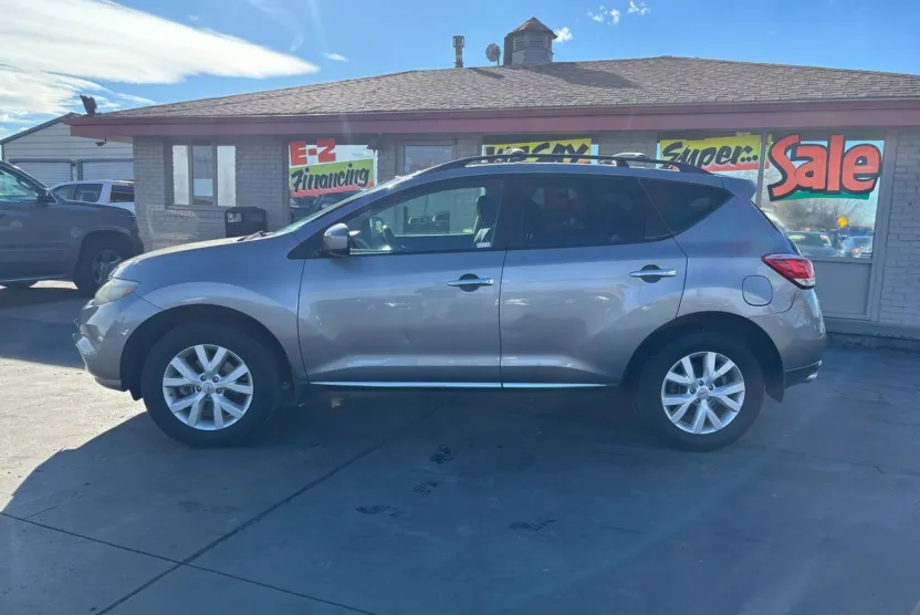 2012 Nissan Murano SV photo 1