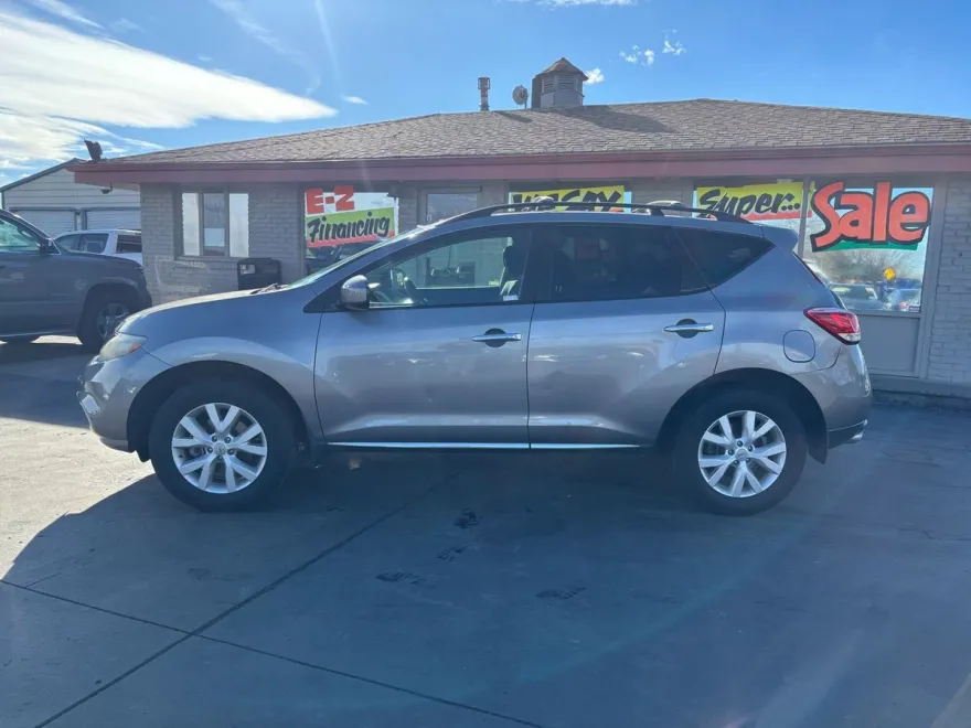 2012 Nissan Murano SV photo 1