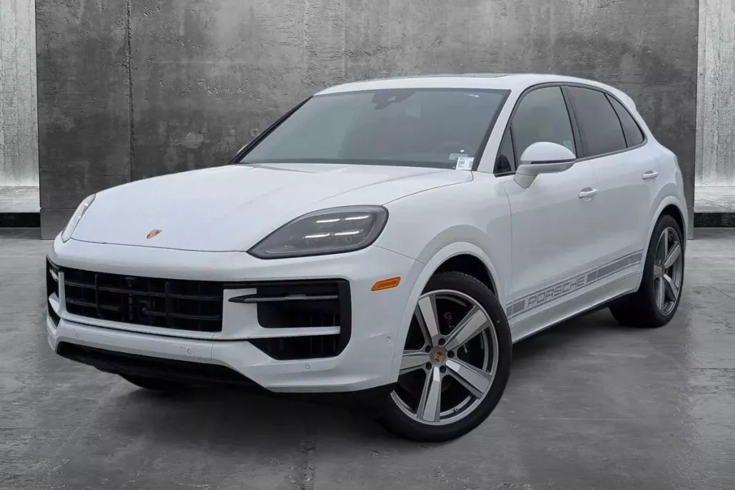 2025 Porsche Cayenne photo 1