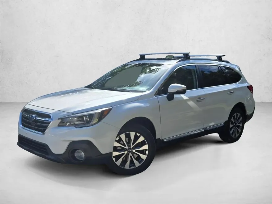 2018 Subaru Outback Touring photo 1