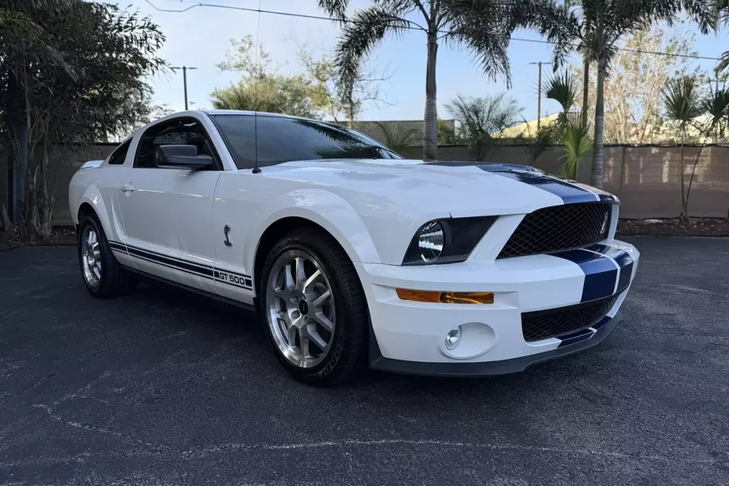 2007 Ford Mustang Shelby GT500 photo 1