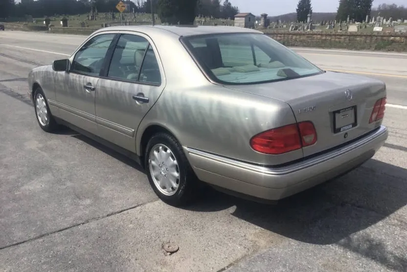1998 Mercedes Benz E 320 photo 1