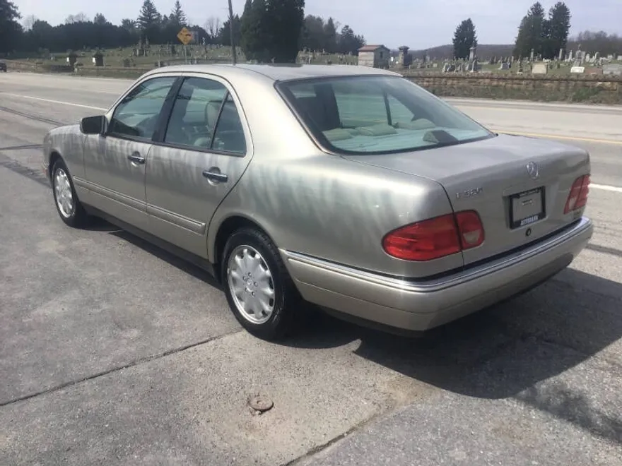 1998 Mercedes Benz E 320 photo 1