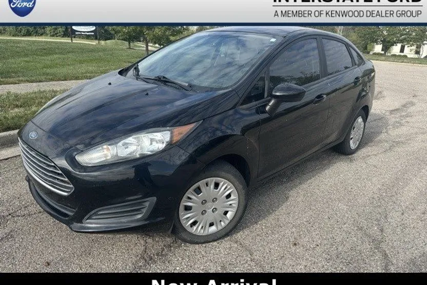 2016 Ford Fiesta S photo 1