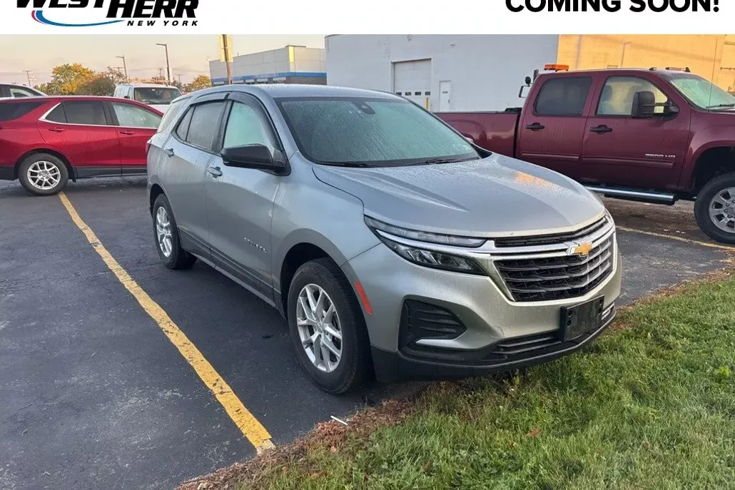 2024 Chevrolet Equinox LS photo 1