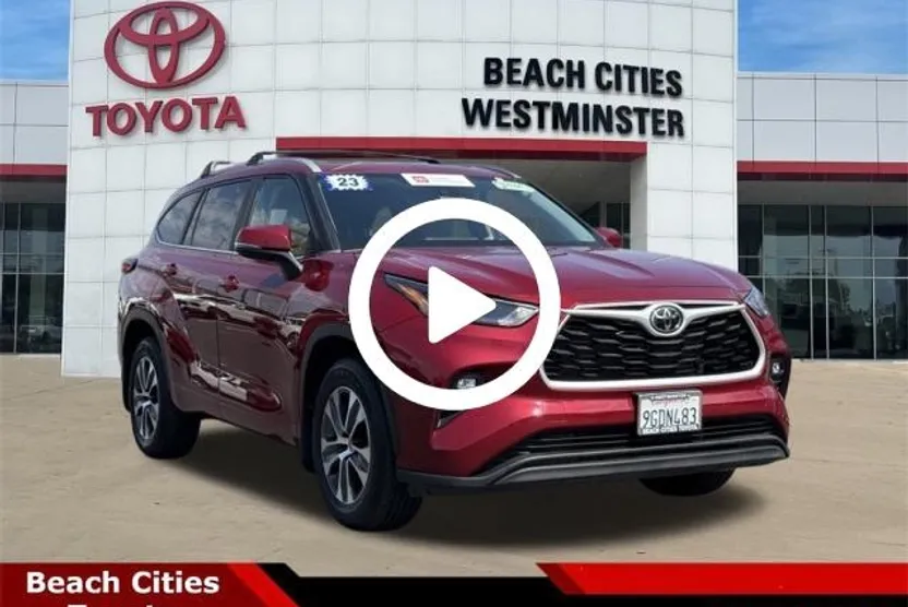 2023 Toyota Highlander XLE photo 1
