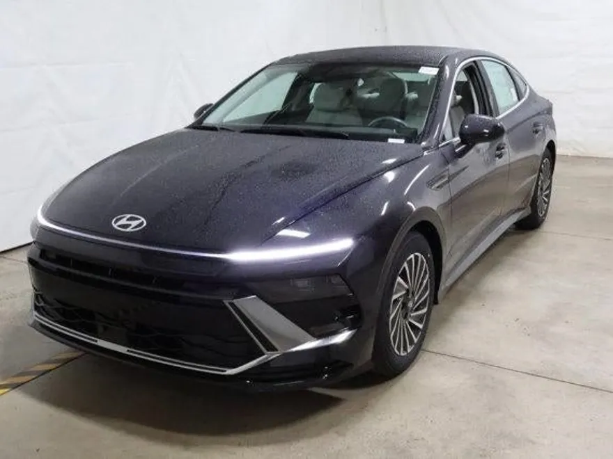 2025 Hyundai Sonata Hybrid SEL photo 1