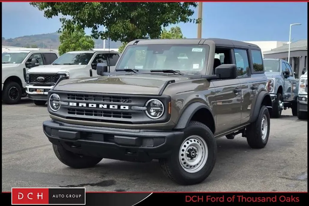 2025 Ford Bronco Base photo 1