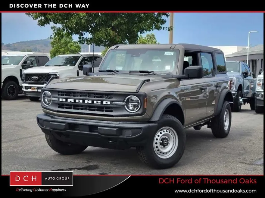 2025 Ford Bronco Base photo 1