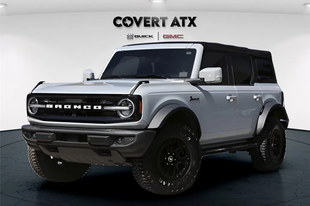 2023 Ford Bronco Outer Banks photo 1