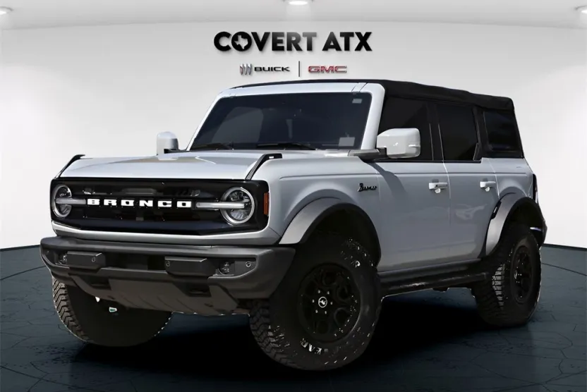 2023 Ford Bronco Outer Banks photo 1