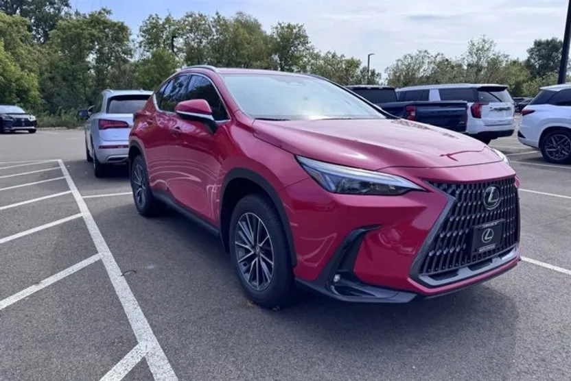 2025 Lexus NX 350h photo 1