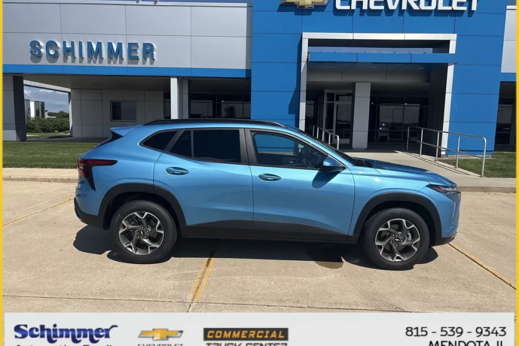 2025 Chevrolet Trax LT photo 1